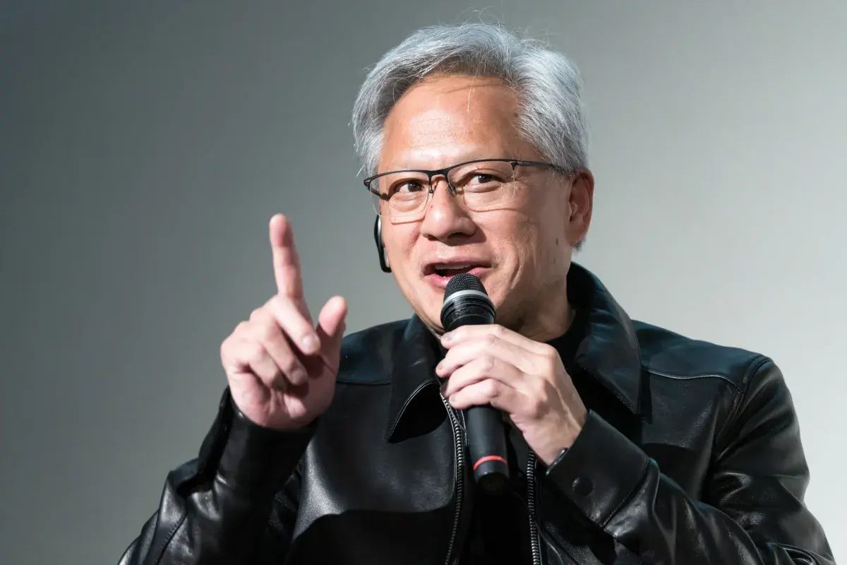 Nvidia CEO Jensen Huang neemt live telefoongesprek met Trump en toont Apple's foldable telefoon