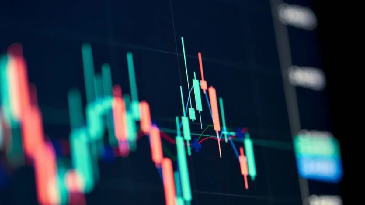 Bitcoin koers voert een spannende strijd en NEAR verliest 5%